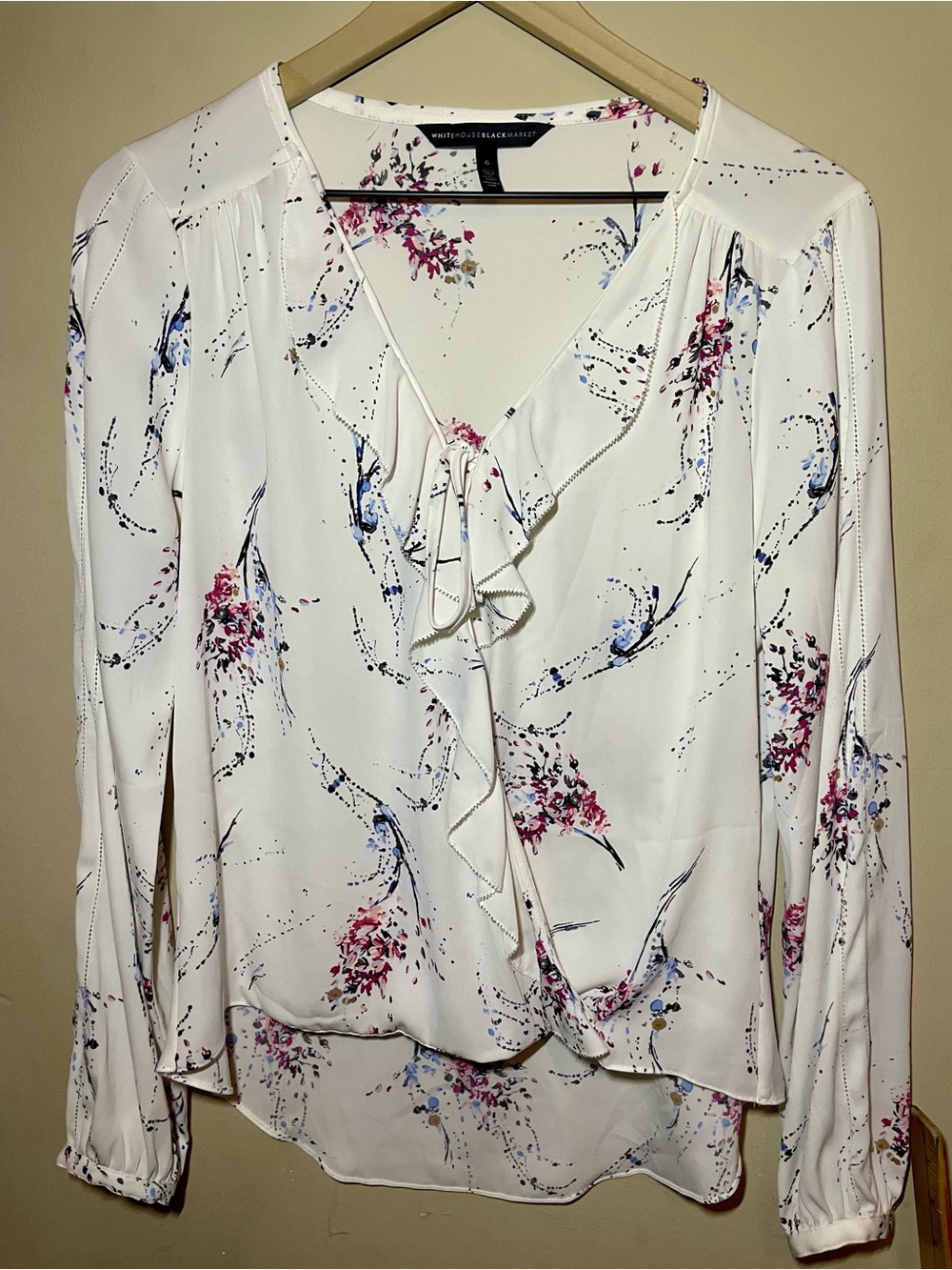 White House Black Market White Floral Ruffle Tie-Front Blouse size 6